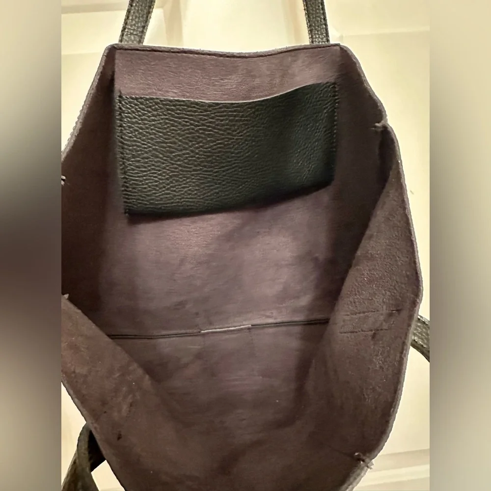 Vince Camuto Black Pebbled Tote w/ Gray Stripe – Large 17.5” - Picture 6 of 7